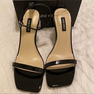Nine West Yess strappy sandal size 8. Black patent.